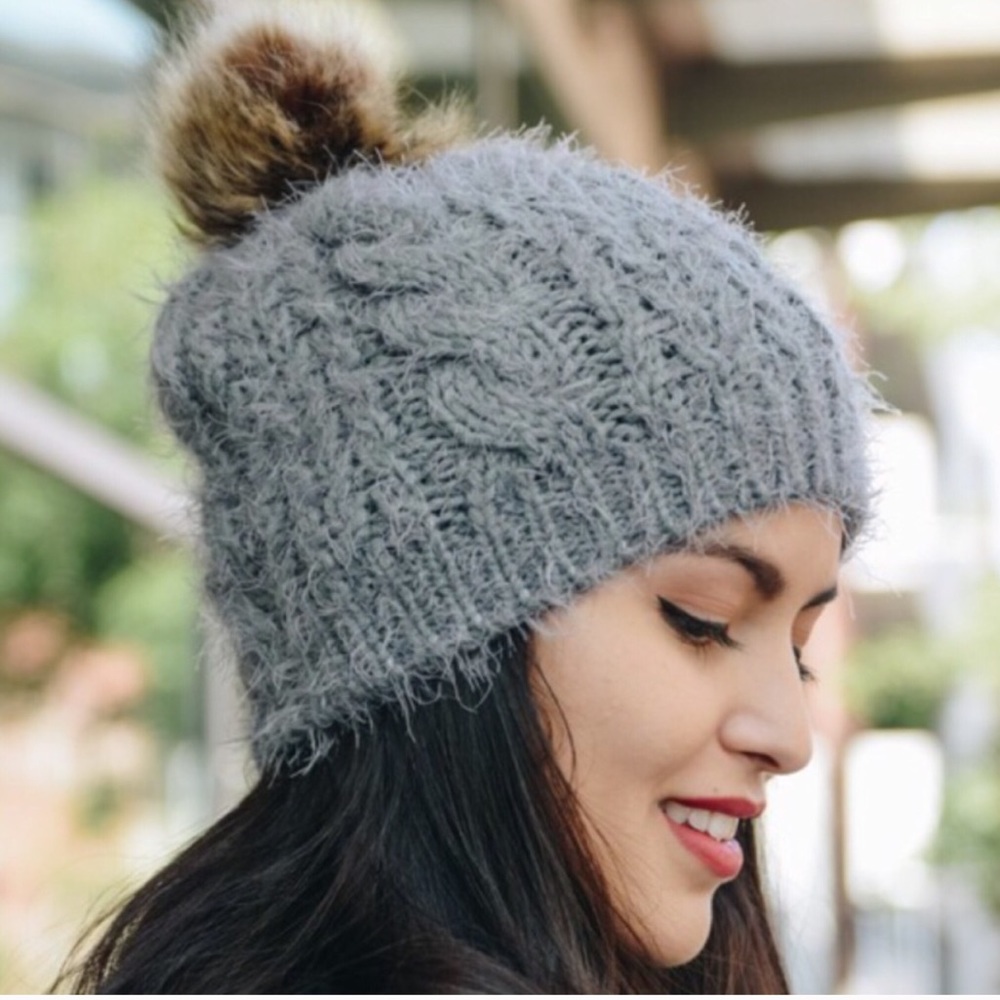 GRAY Fuzzy Snow❄️🐰Bunny Winter Hat w/Pom